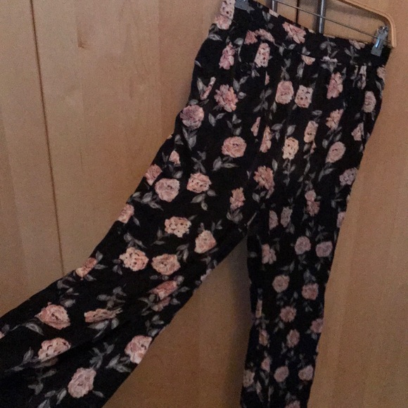 Dressy floral wide leg satin feel pants - Picture 2 of 7